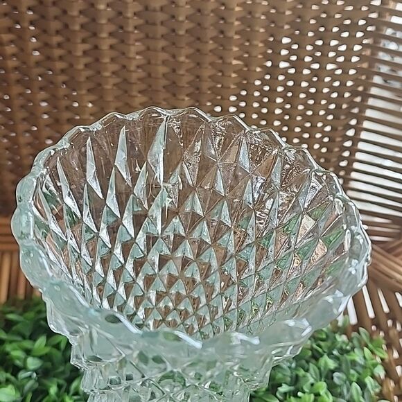 Diamond Point Pressed Glass Vase - Picture 3 of 5